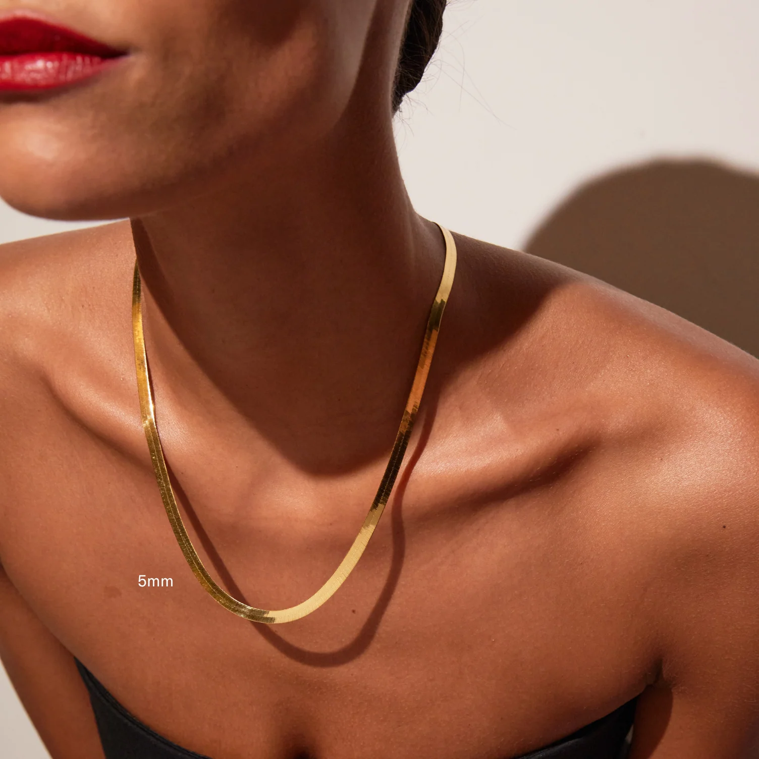 Solid Gold Herringbone Chain Necklace - Image 18