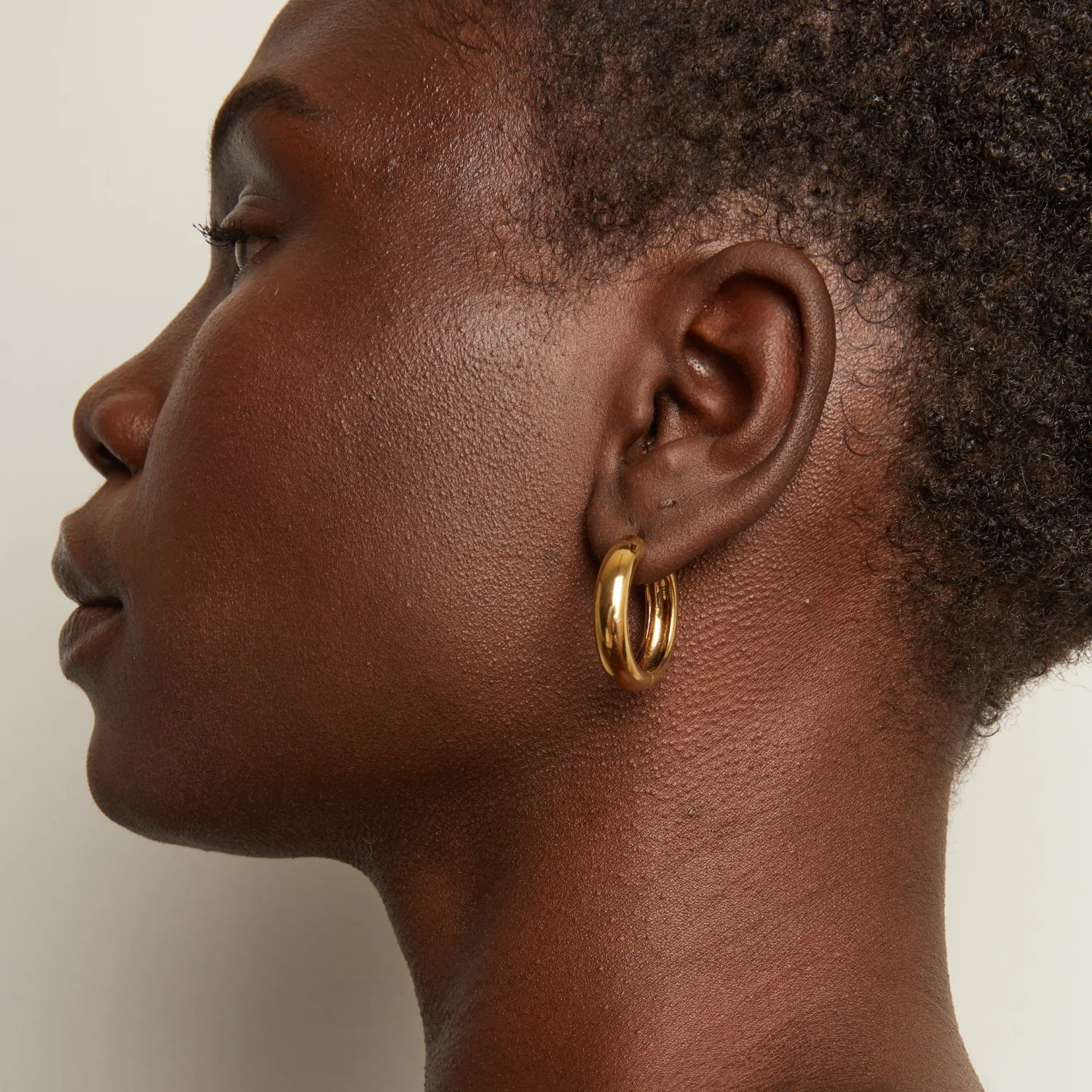 Medium Chunky Hinged Hoop Earrings - Image 21