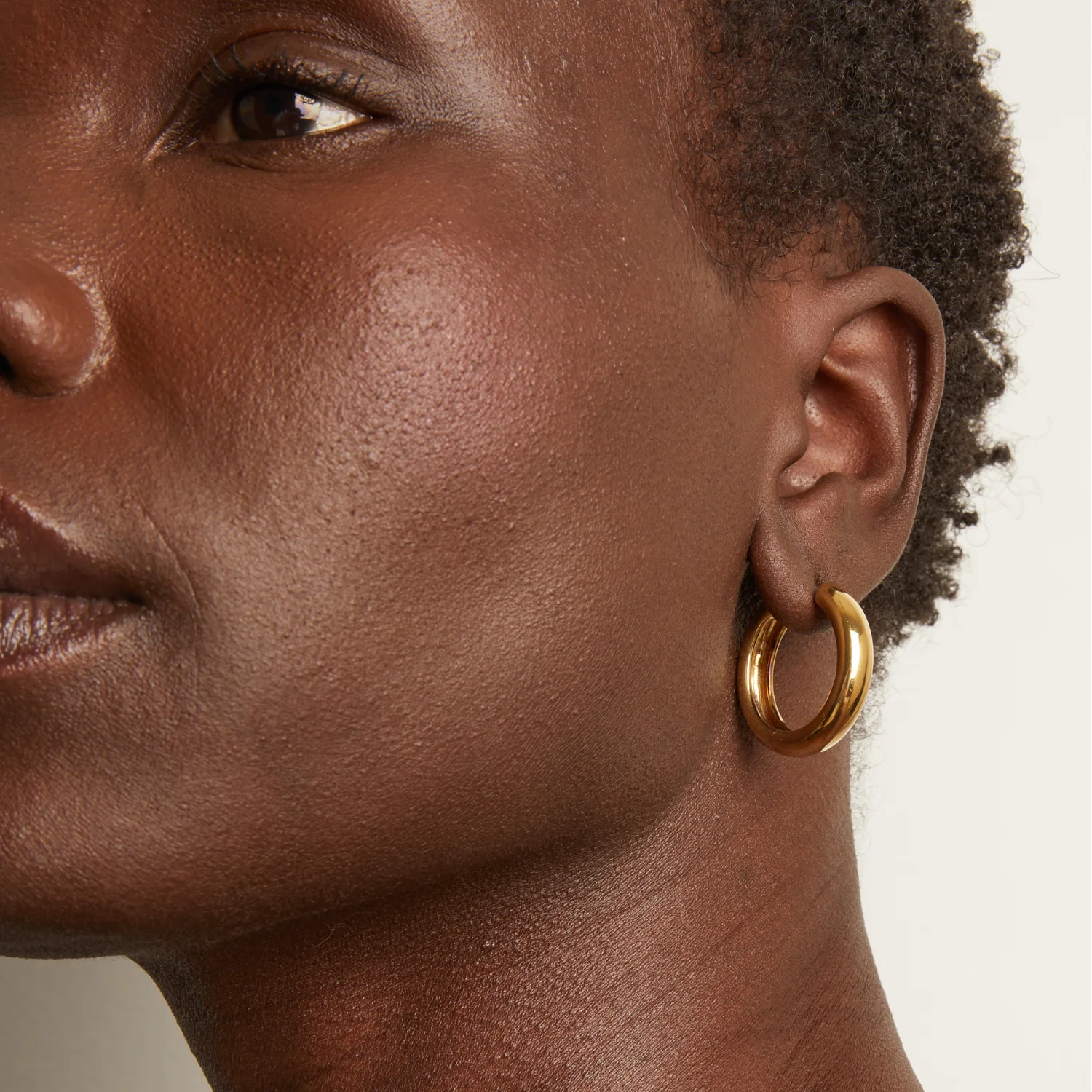 Medium Chunky Hinged Hoop Earrings - Image 22